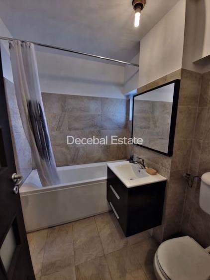 Apartament cu 3 camere semidecomandat, mobilat în Tineretului