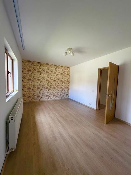 Casă cu 4 camere în Breaza de Sus