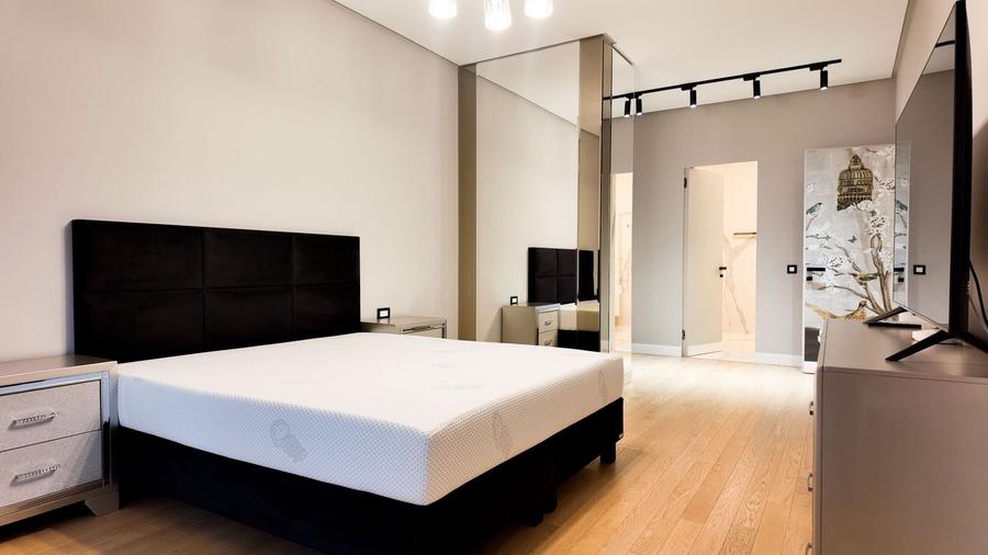 Apartament cu 5 camere decomandat, mobilat în Floreasca