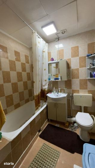 Apartament cu 3 camere semidecomandat în Central