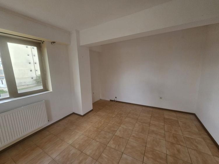 Garsonieră decomandată în Trivale