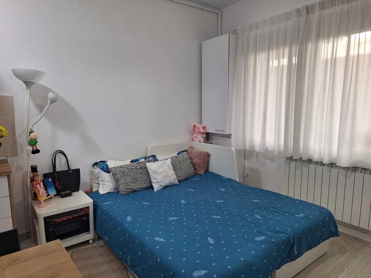 Garsonieră decomandată în Central