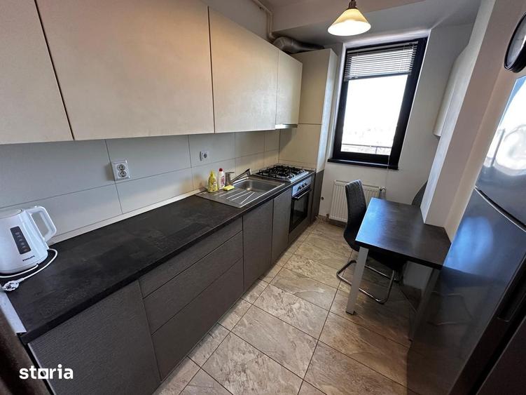 Apartament cu 2 camere, mobilat în Regie