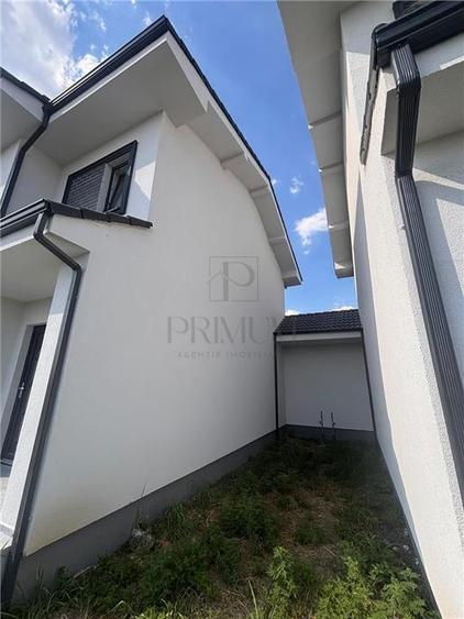 Duplex cu 4 camere cu Canalizare în Moșnița Nouă
