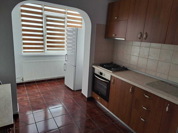 Apartament cu 2 camere decomandat în Ampoi 3