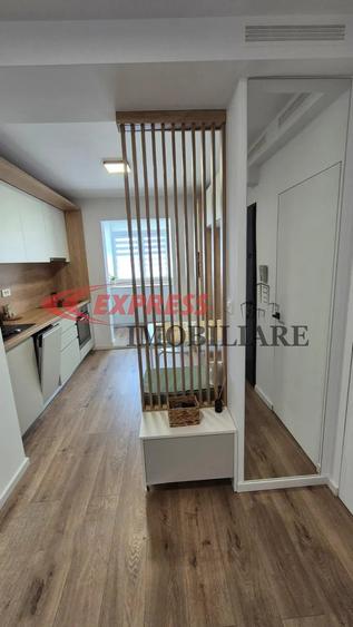 Apartament cu 3 camere semidecomandat în Dristor