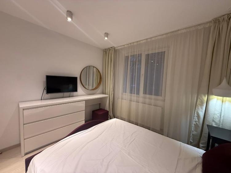 Apartament cu 2 camere decomandat, mobilat în Titan