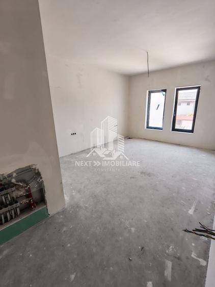 Casă individuală cu 4 camere cu Piscina în Cumpăna