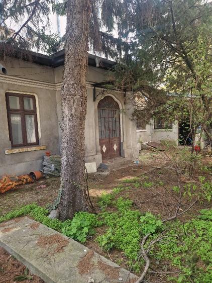 Casă individuală cu 4 camere cu Teren 191 Mp în Eroii Revoluției