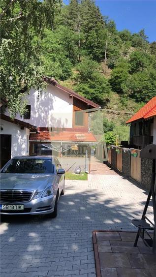 Casă cu 5 camere cu Piscina în Cisnădioara