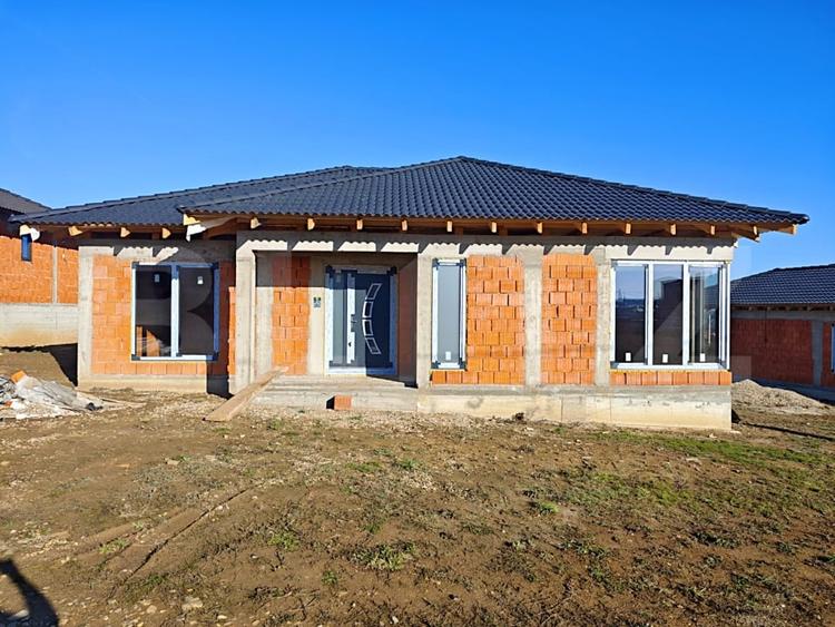 Casă individuală cu 4 camere cu Teren 650 Mp în Paleu