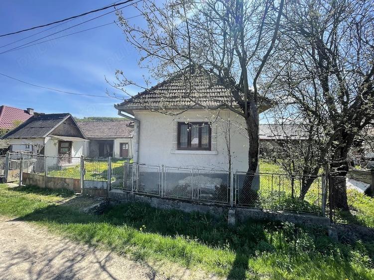 Casă cu Teren 957 Mp în Bobâlna