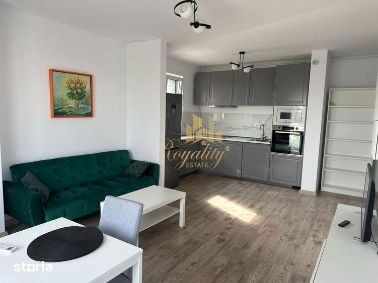 Apartament cu 2 camere, mobilat în Est
