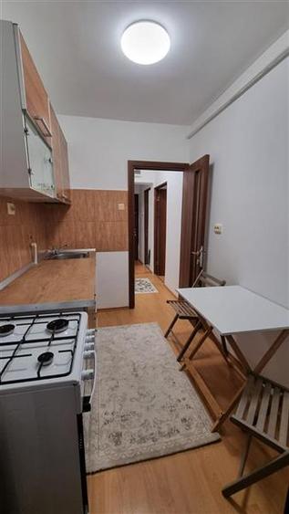 Garsonieră decomandată, mobilată în Micro 20