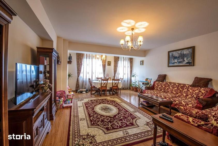Apartament cu 3 camere decomandat în Central