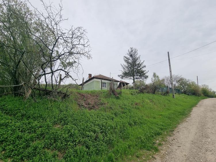 Casă cu 2 camere în Goiești