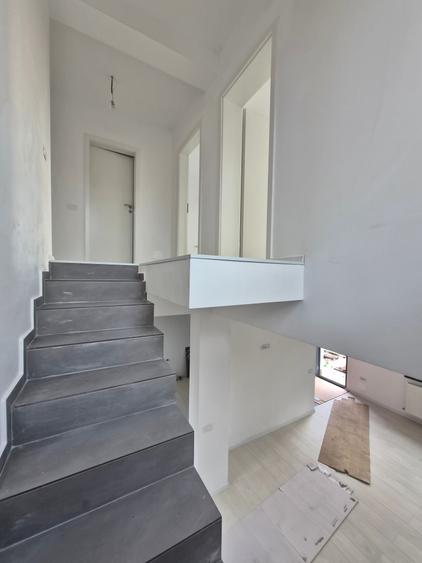 Casă individuală cu 3 camere cu Teren 250 Mp în Central