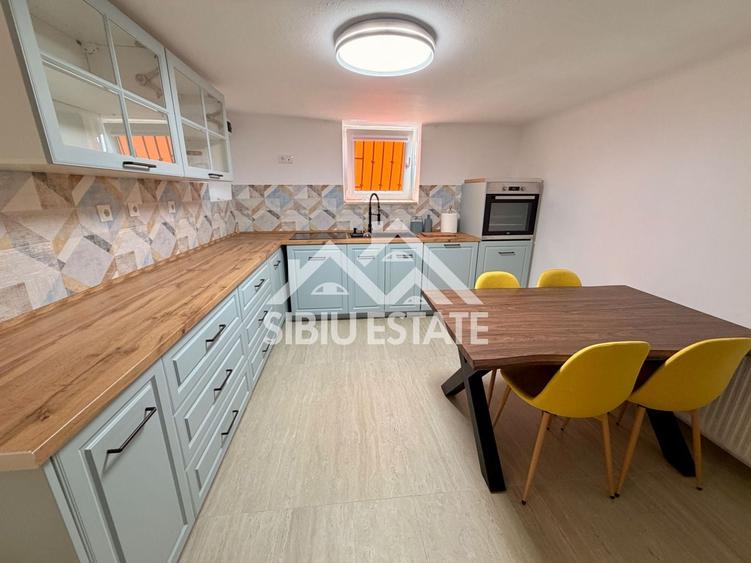 Casă individuală cu 5 camere cu Canalizare în Trei Stejari