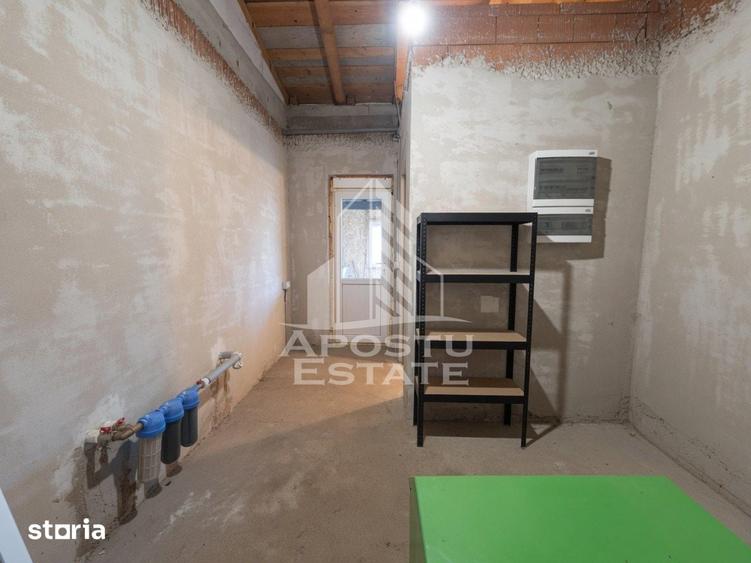 Casă cu 5 camere cu Teren 800 Mp în Pădureni
