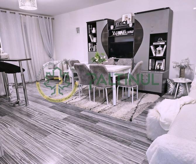 Apartament cu 3 camere decomandat, mobilat în Central