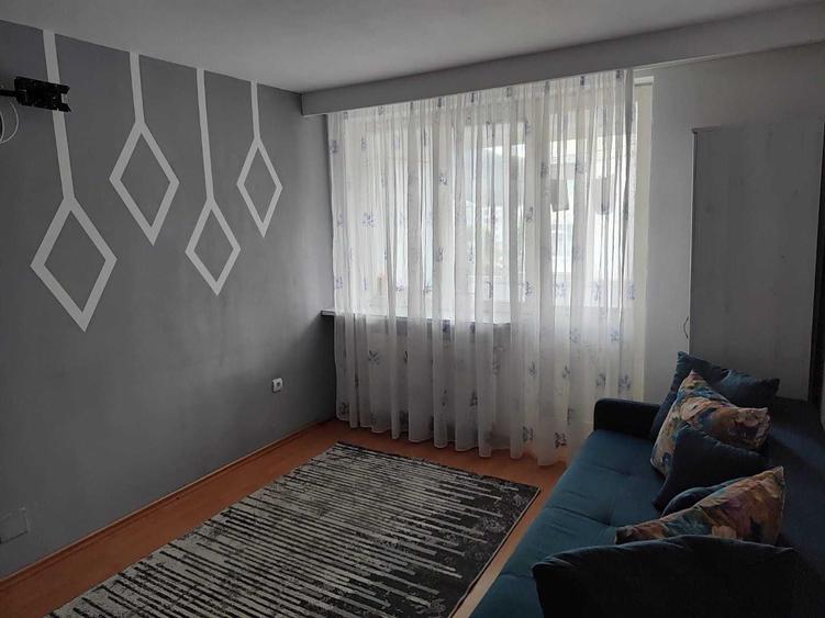 Apartament cu 2 camere semidecomandat în Mărăței