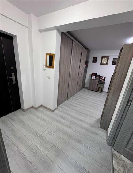 Garsonieră decomandată în Vișani