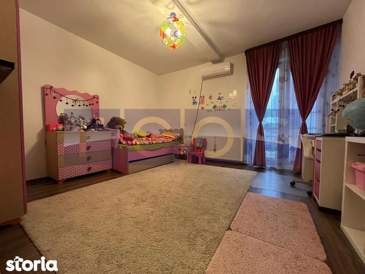 Apartament cu 4 camere decomandat în Central