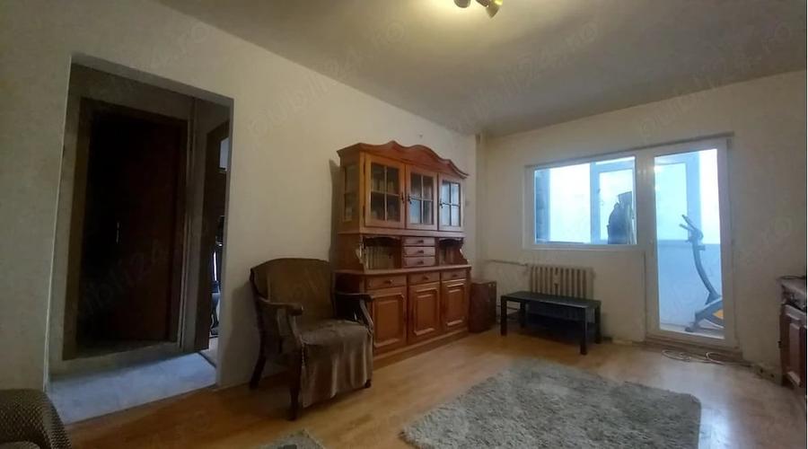 Apartament cu 4 camere semidecomandat în Brâncoveanu