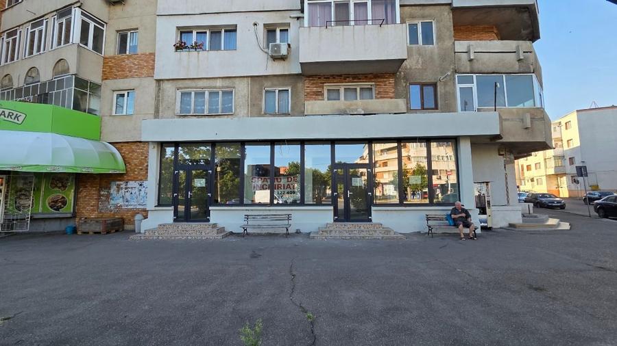 Spațiu comercial, de 130 mp, în Pod