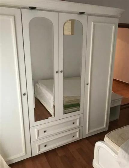 Apartament cu 3 camere decomandat în Aeroport