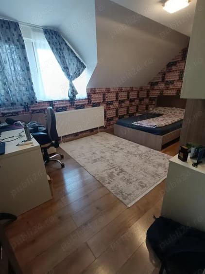 Casă cu 5 camere cu Teren 1000 Mp în Luna