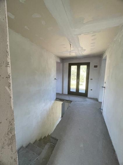 Casă cu 3 camere cu Teren 1000 Mp în Moisei