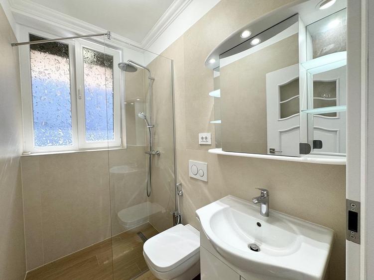 Vila  ultracentrala,  5 camere, prima inchiriere dupa renovare - 11