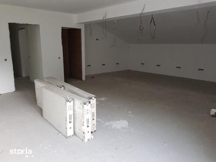Spațiu comercial, de 1,500 mp, în Voineasa