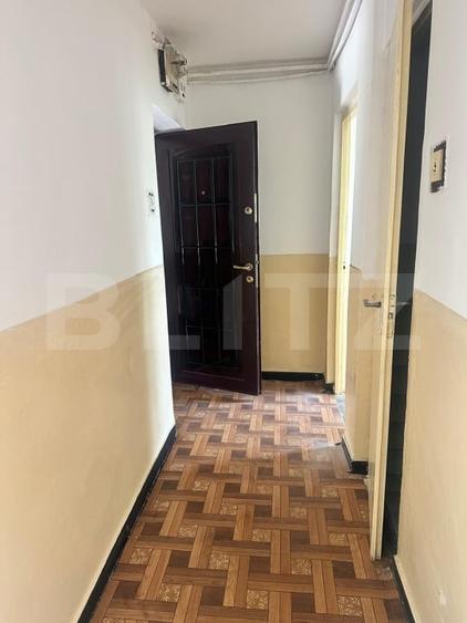 Apartament cu 3 camere semidecomandat, mobilat în Nord-Vest