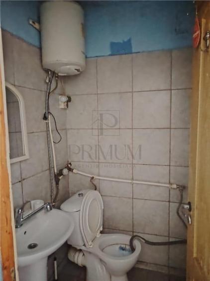Garsonieră decomandată în Girocului