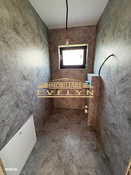 Casă cu 4 camere cu Teren 550 Mp în Central