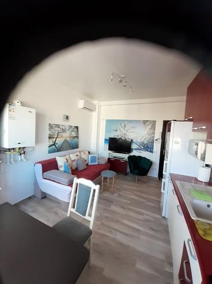 Apartament cu 2 camere semidecomandat în Universitate