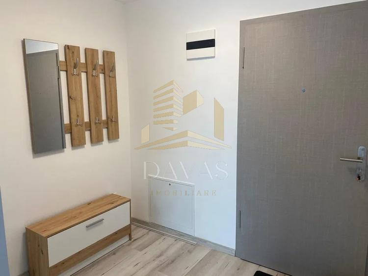 Apartament cu 2 camere semidecomandat, mobilat în Sopor