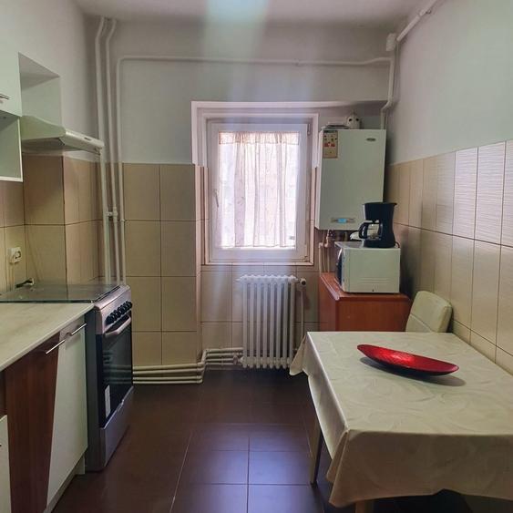 Apartament cu 2 camere decomandat în Piața Unirii