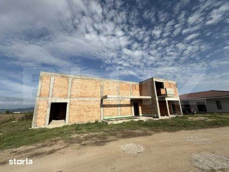 Casă cu 5 camere cu Teren 874 Mp în Central