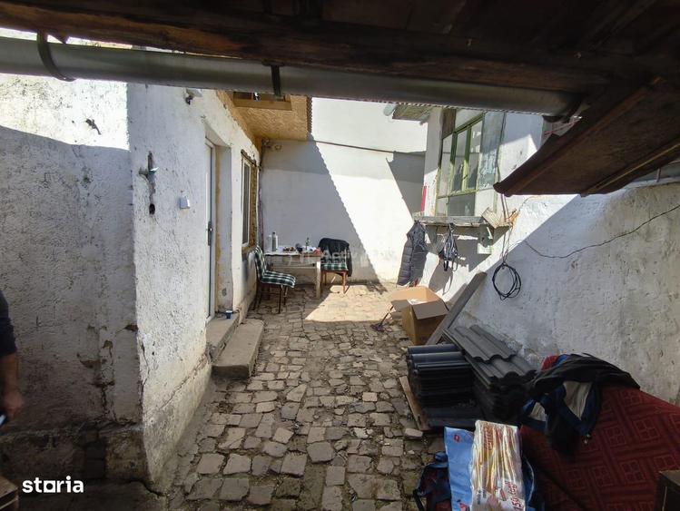 Casă cu 4 camere cu Teren 300 Mp în Muncitoresc