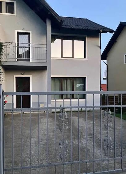 Casă cu Teren 240 Mp în Valea Adâncă