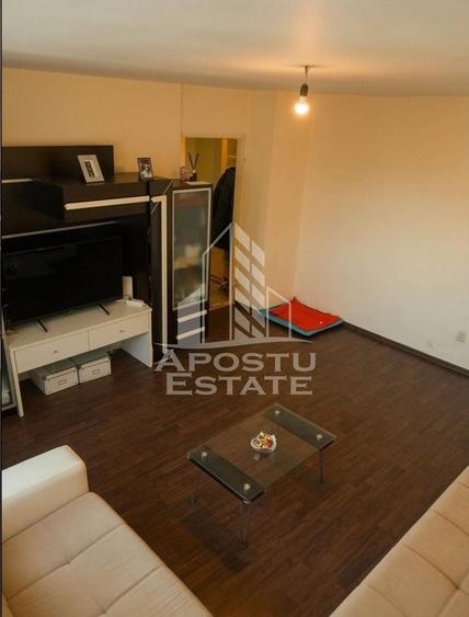 Apartament cu 3 camere decomandat în Bucovina