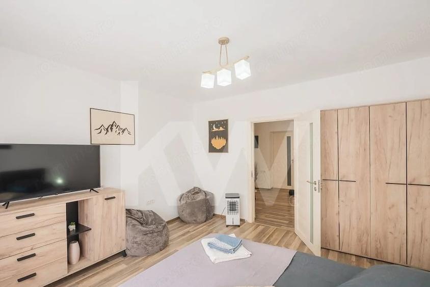 Apartament cu 3 camere semidecomandat în Central