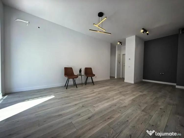 Apartament cu 3 camere semidecomandat în Baza 3
