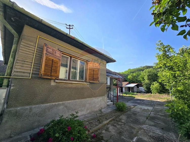 Casă cu 3 camere cu Teren 533 Mp în Central