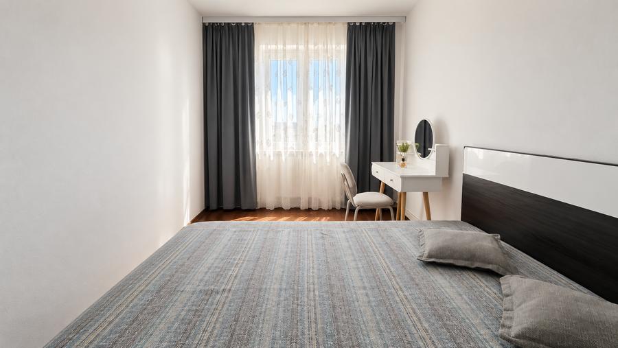 Apartament cu 3 camere semidecomandat în Olimpia-Stadion