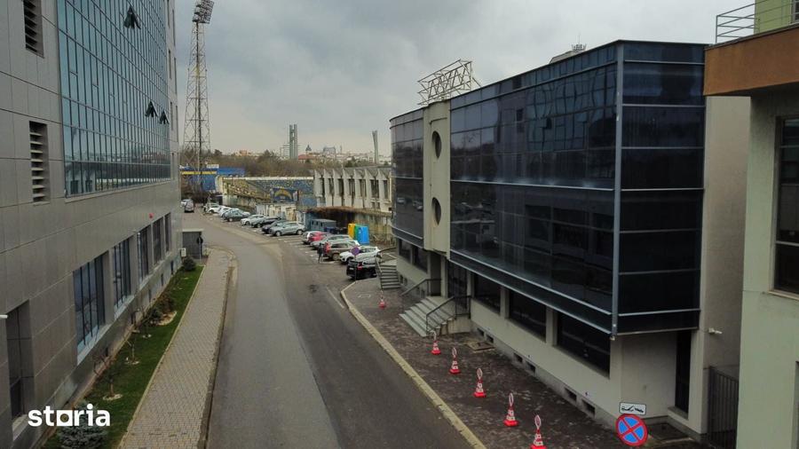 Spațiu comercial, de 1,100 mp, în Central