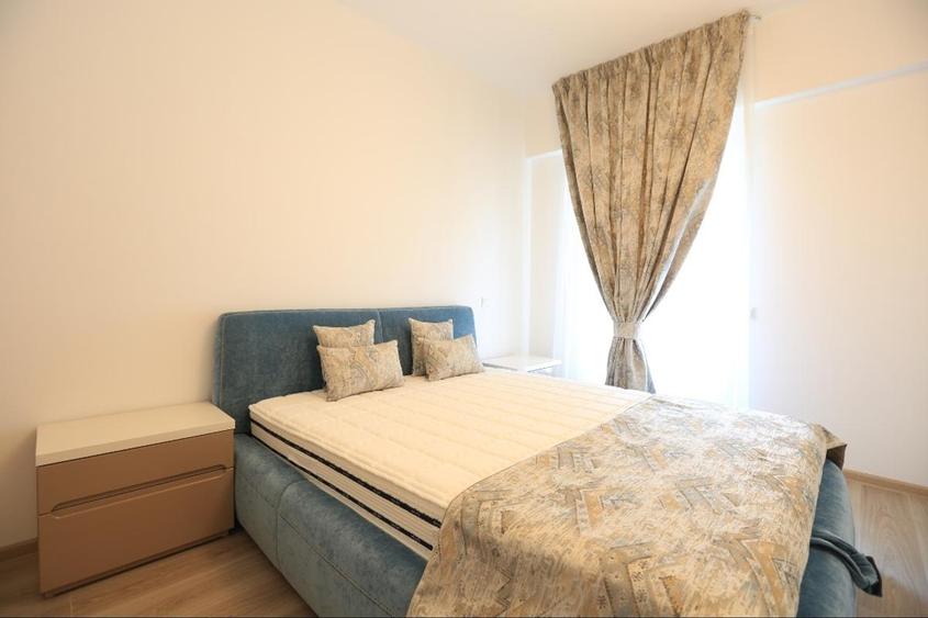 Apartament cu 2 camere semidecomandat, mobilat în Banu Manta